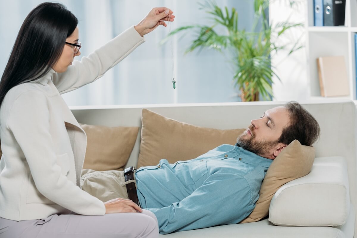 Hypnotherapy's Benefits and Limitations Hypnotherapy's Benefits and Limitations
